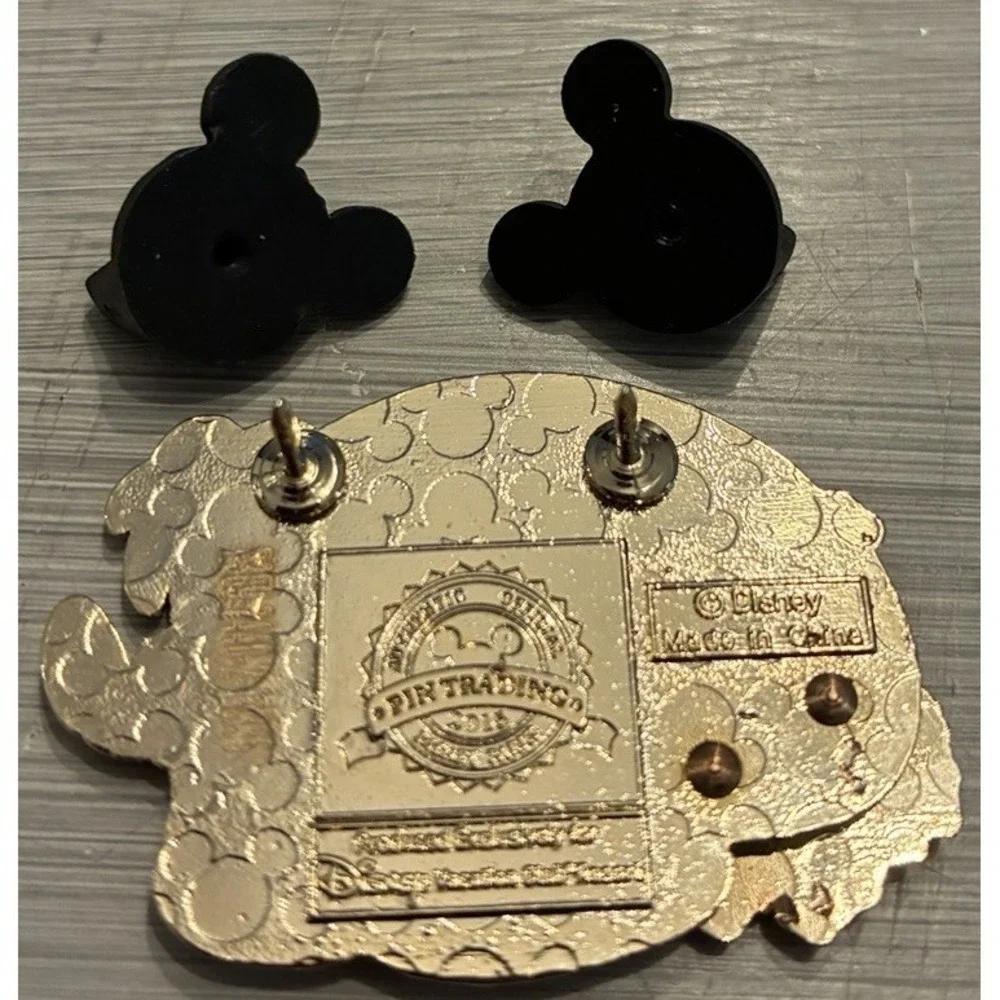 Disney Pin 2015 LILO & STITCH Polynesian Villas and Bungalows Resort Exclusive